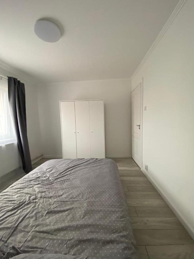 Apartament Apartment Лугож Екстериор снимка